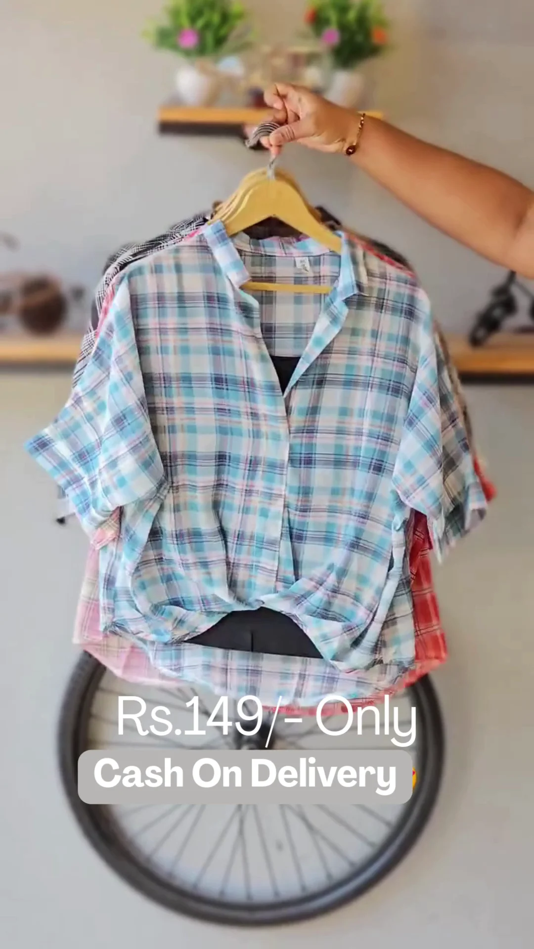 Casual Women’s Oversized Plaid Button-Down Shirt with Roll-Up Sleeves - Lightweight Summer Cotton Check Shirt for Everyday Wear