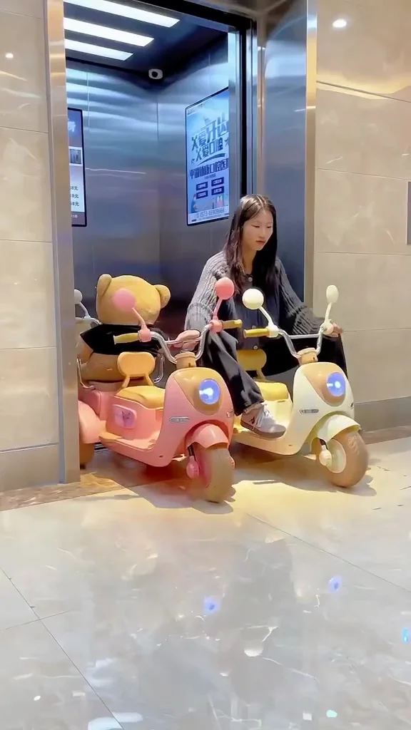Bestselling Children's New Style Electric Motorcycle Toy Baby's Two-Person Parent-Child Battery Motorcycle